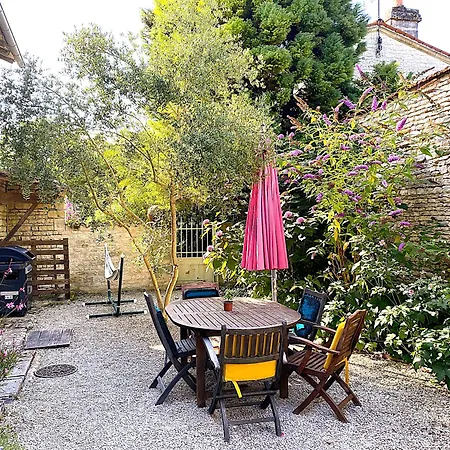Aux Agapanthes, Maison De De Charme Avec Piscine Charente Maritime Apartman