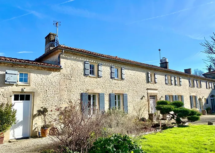Lejlighed Aux Agapanthes, Maison De De Charme Avec Piscine Charente Maritime Aumagne