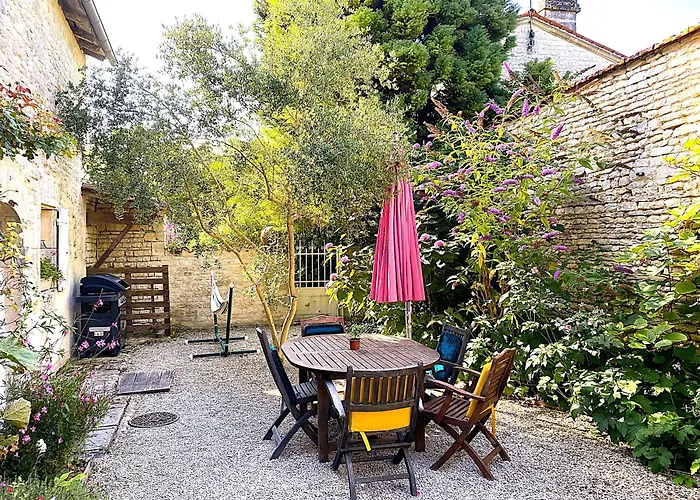 Aux Agapanthes, Maison De De Charme Avec Piscine Charente Maritime Lejlighed