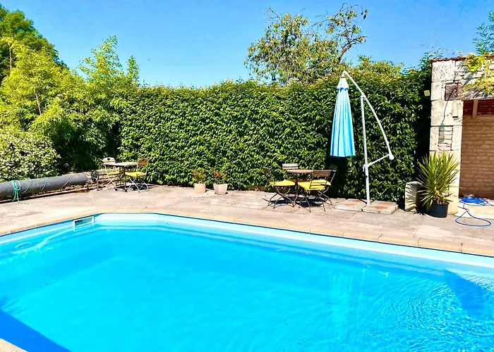 Lejlighed Aux Agapanthes, Maison De De Charme Avec Piscine Charente Maritime Aumagne