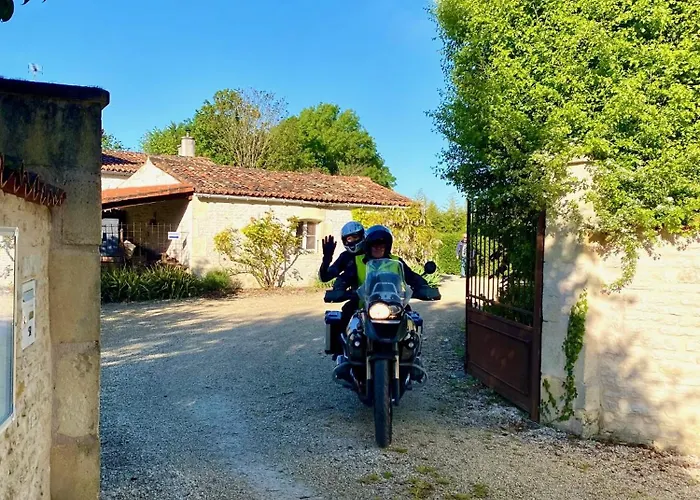 Aux Agapanthes, Maison De De Charme Avec Piscine Charente Maritime *