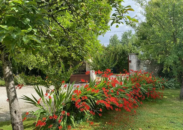 Lejlighed Aux Agapanthes, Maison De De Charme Avec Piscine Charente Maritime *